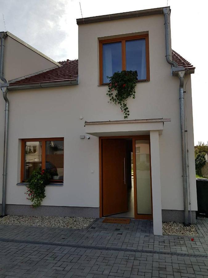 Veritas House Mikulov Bagian luar foto